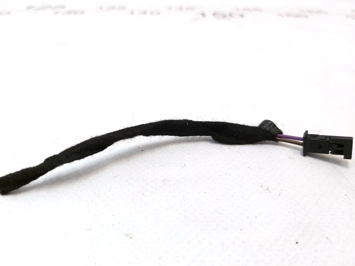 1 Glove compartment connector (plug) Tesla Model Y 2489040-05-B