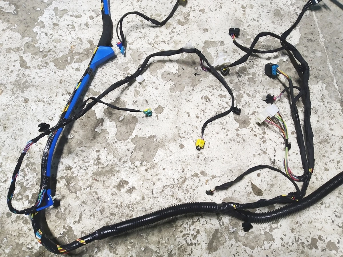 2 Електропроводка салону ліва AP Premium 5S/7S Tesla model Y 2489041-00-A