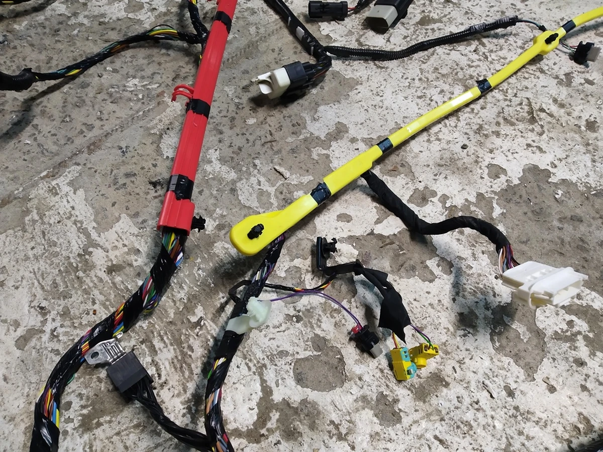 2 Електропроводка салону ліва AP Premium 5S/7S Tesla model Y 2489041-00-A