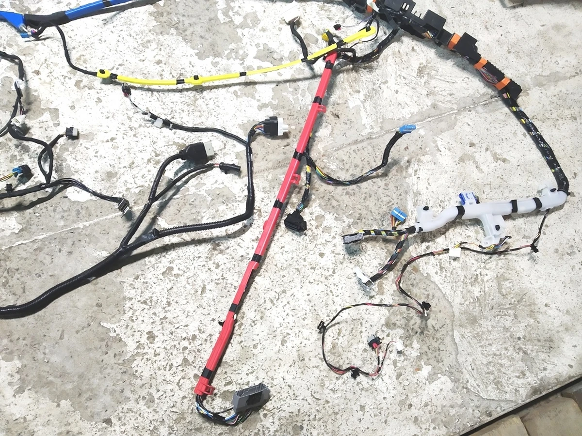 2 Електропроводка салону ліва AP Premium 5S/7S Tesla model Y 2489041-00-A