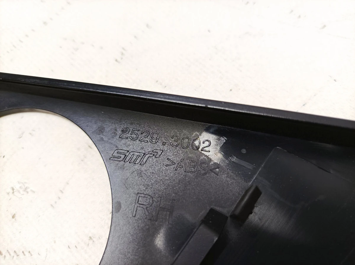 Upper right outer mirror bracket cover plate BLACK Tesla model Y 2529.3002