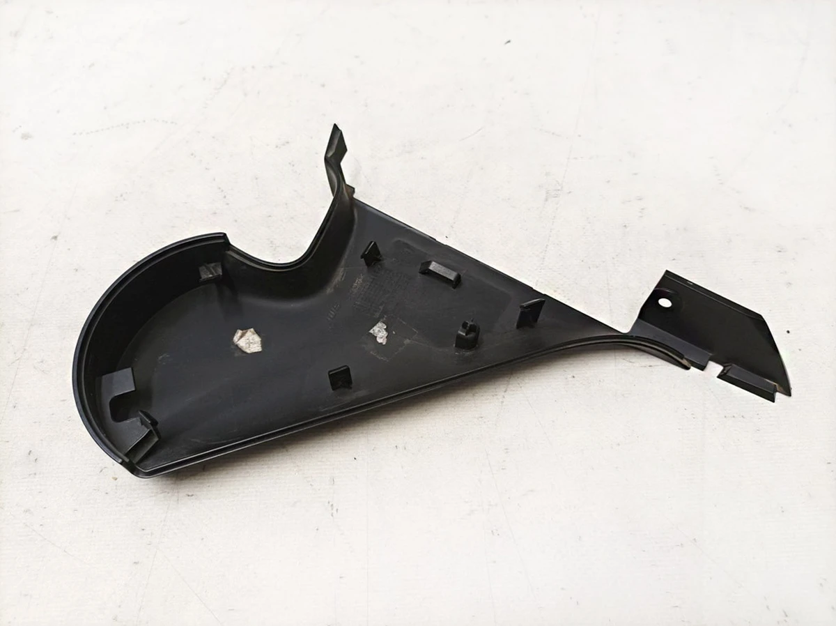 1 Накладка кронштейна дзеркала зовнішнього правого нижня Black Tesla model Y 2529.3004