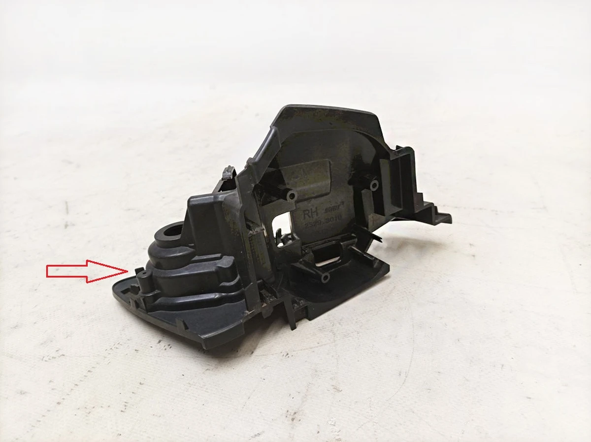 Корпус дзеркала зовнішнього правого з пошкодженням Tesla model Y 2529.3010