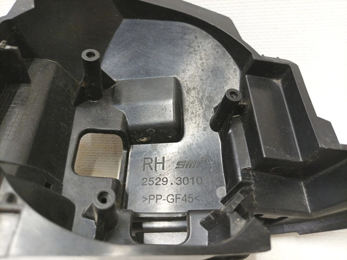 Корпус дзеркала зовнішнього правого з пошкодженням Tesla model Y 2529.3010