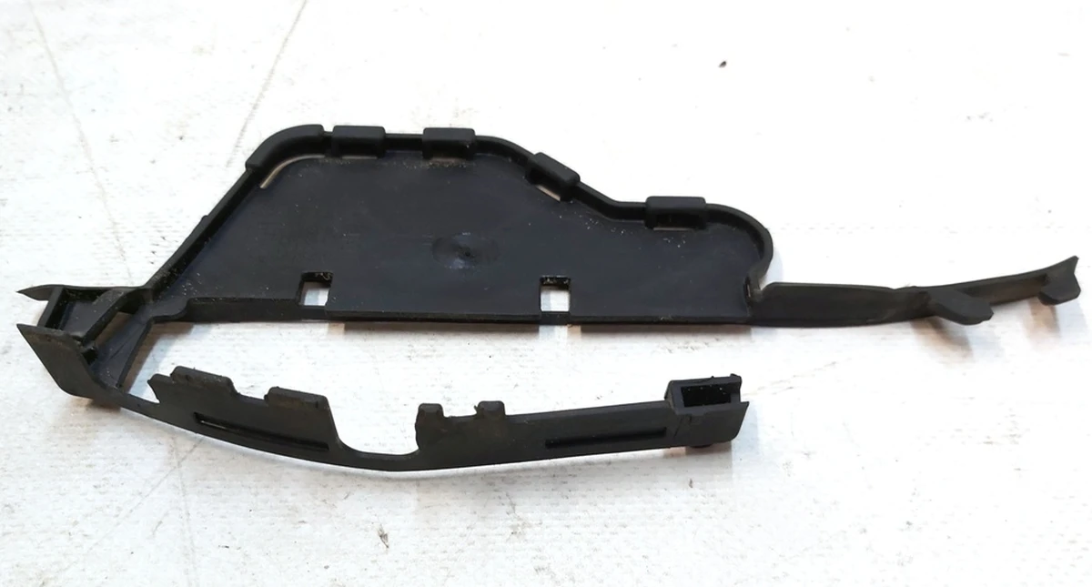 1 Ущільнювач дзеркала зовнішнього правого Tesla model Y 2529.3012