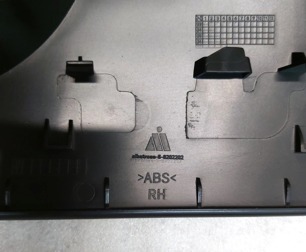 Накладка зеркала наружного правого нижняя 2529.3006 BLACK Tesla model Y 1495588