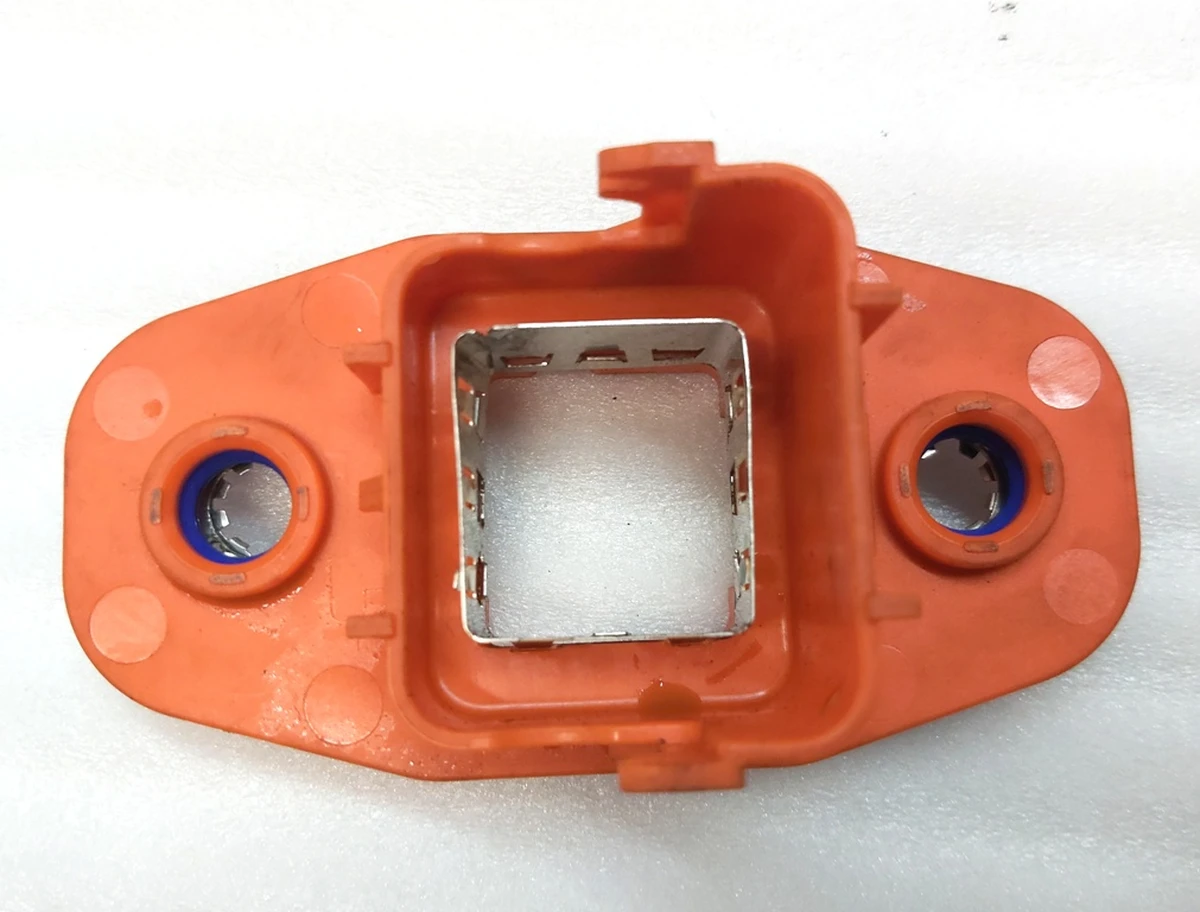 Кронштейн високовольтного роз'єму основної батареї екранований HC-STAK 25 Tesla model 3, model Y 1109535-00-D