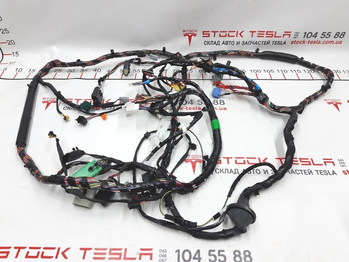 1 ASY,HRN,MDLS,BODY RT,TASC1 2 Tesla model S 3004417-00-A
