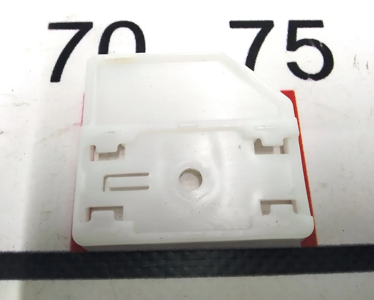 6 PLATE, BACKING, CENTER SUPPORT LH Tesla model S, model S REST 1013831-00-E