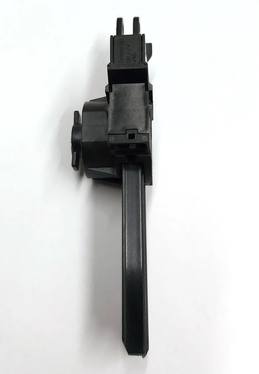 31 Механизм бардачка (перчаточного ящика) с датчиком освещения Tesla Model S, Model S REST, Model X, Model 3 1003327,1083340