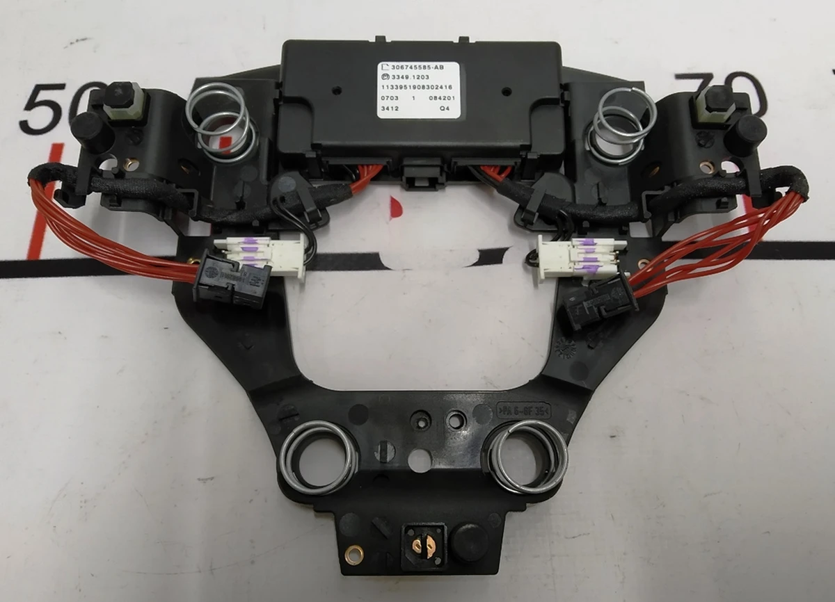 1 Driver Airbag Control Module Bolt Tesla Model S, Model S REST, Model X 306745585-ABZ