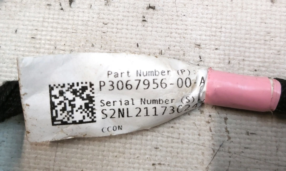 2 Електропроводка центральної консолі PREMIUM із пошкодженням Tesla model 3 3067956-00-A