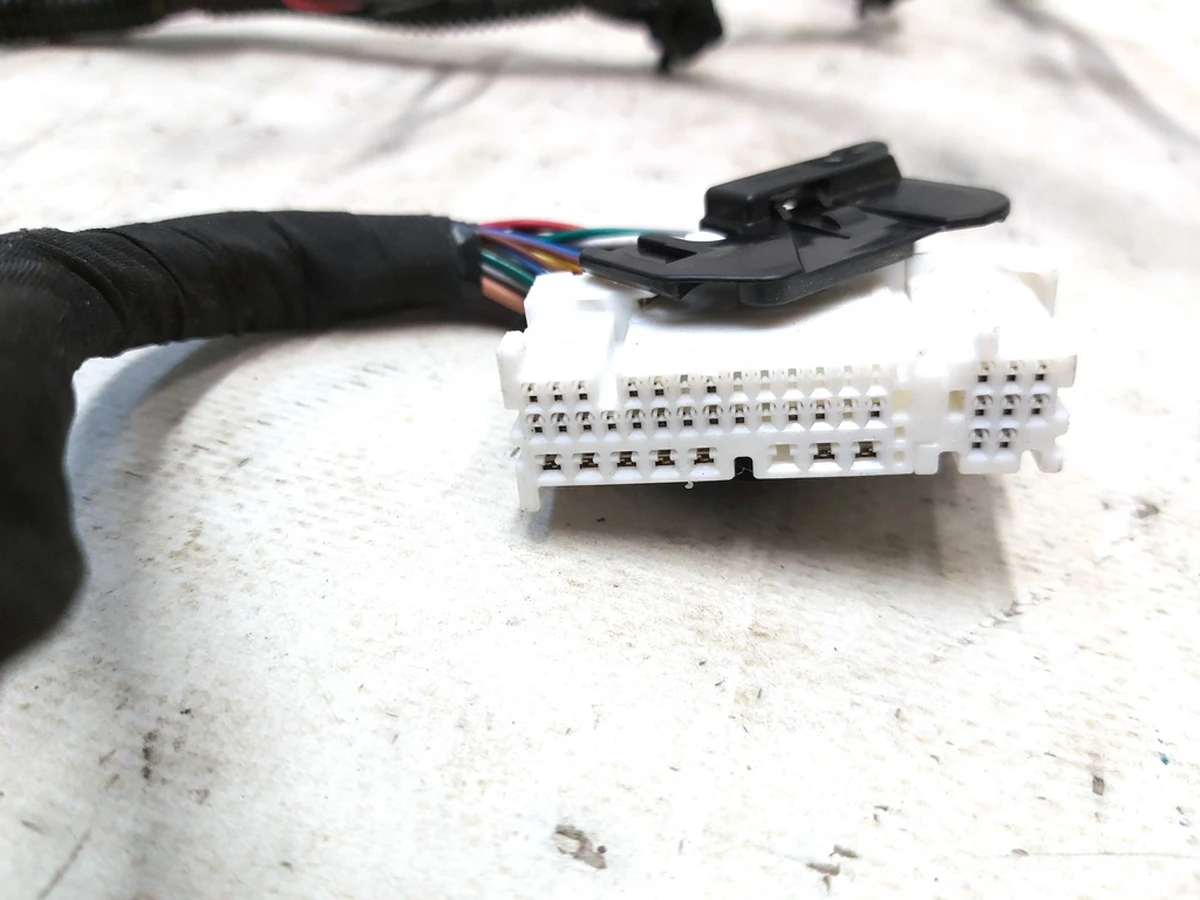 2 Front Right Door Wiring PREMIUM Tesla model 3 3067963-00-C