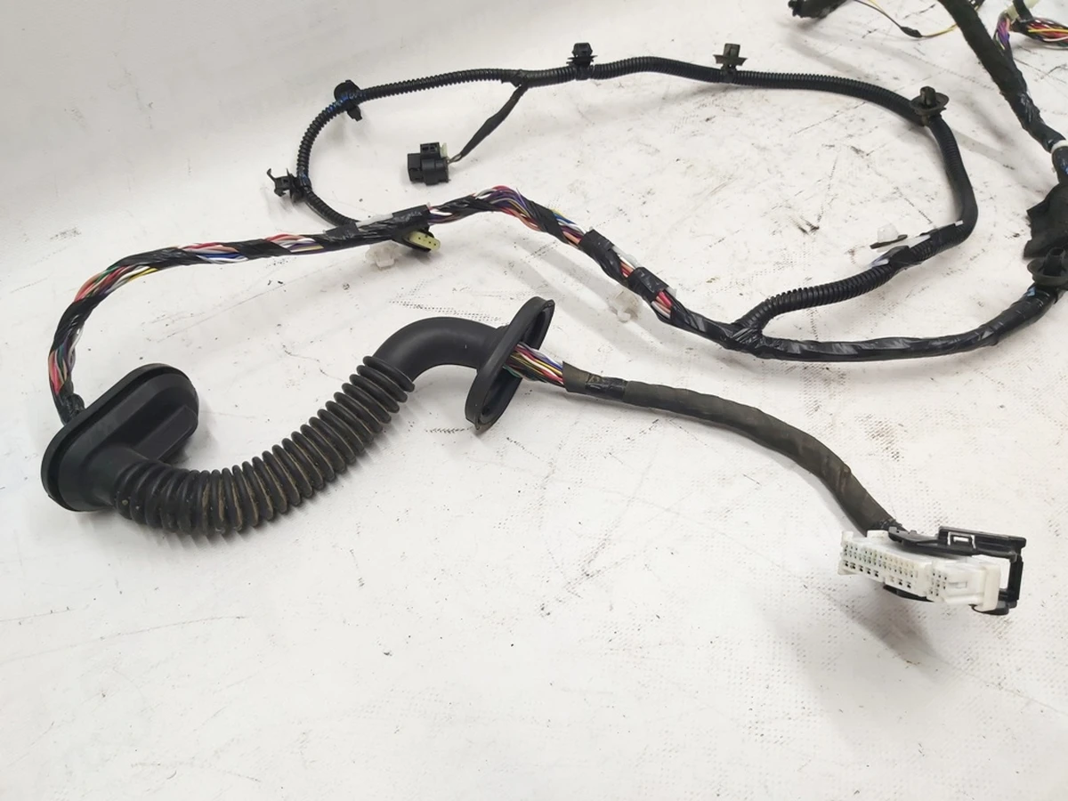 2 Електропроводка дверей передньої правої PREMIUM Tesla model 3 2067963-00-A