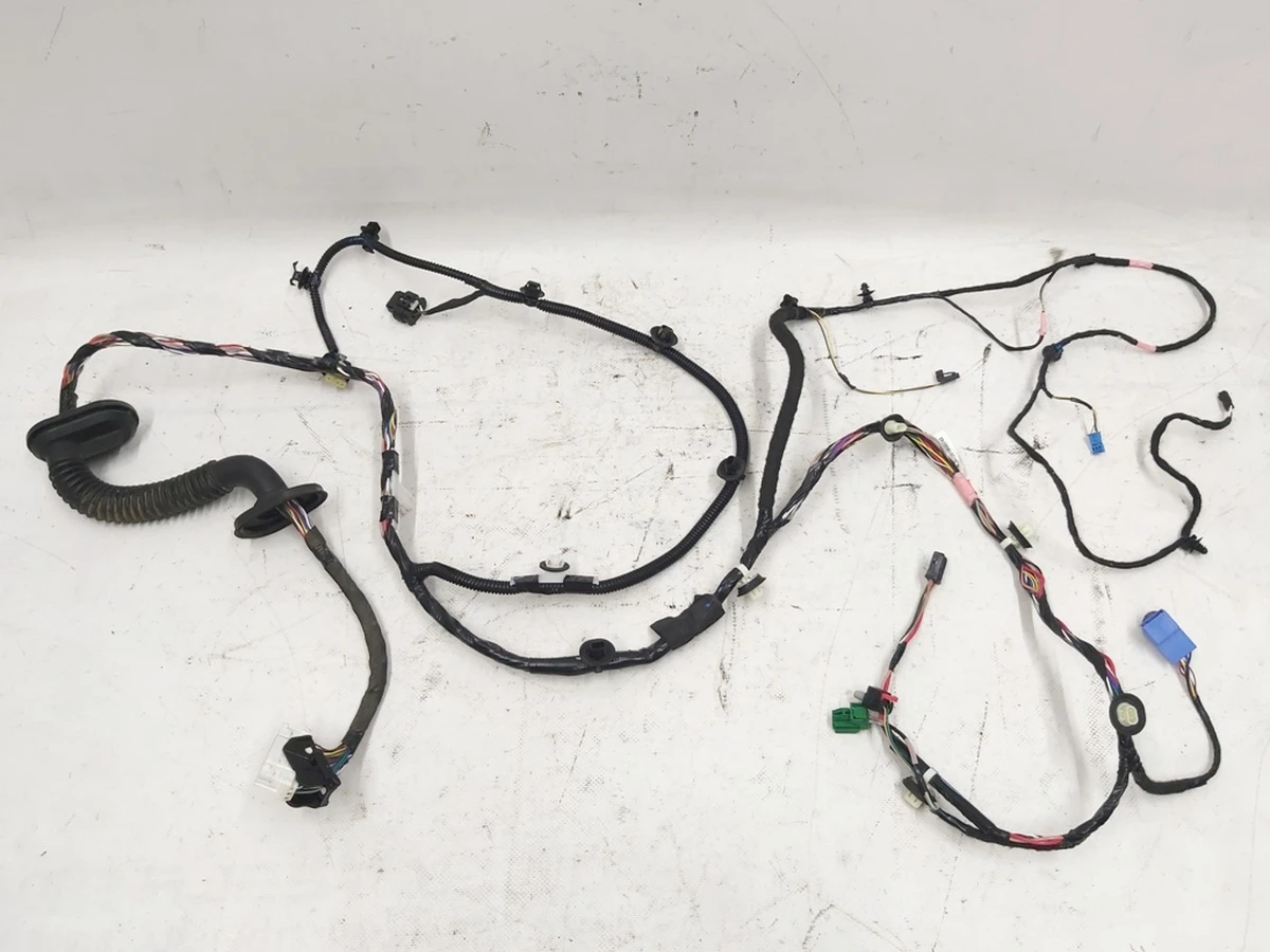 2 Електропроводка дверей передньої правої PREMIUM Tesla model 3 2067963-00-A