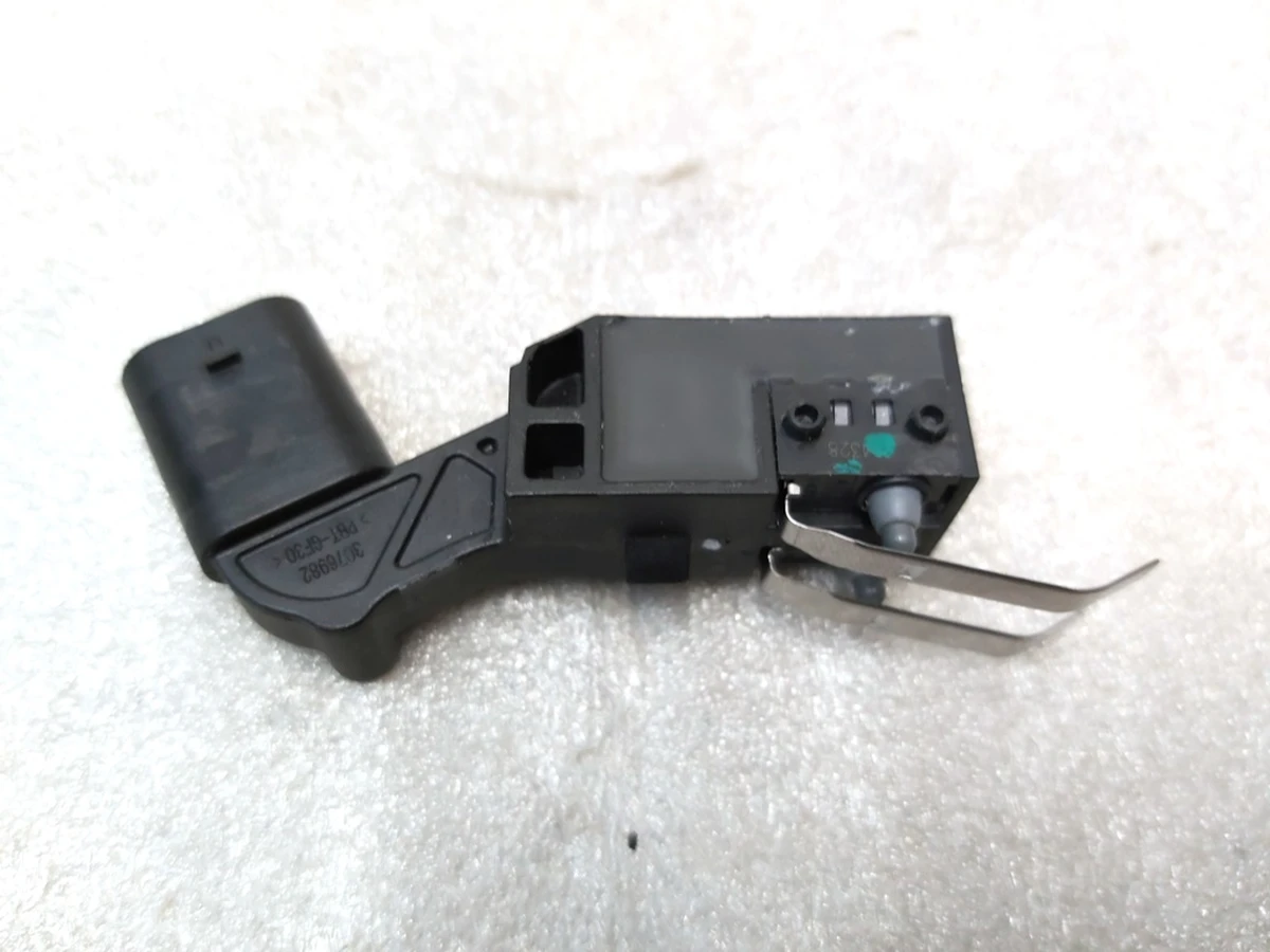 3 Датчик замка капота Tesla model X mar 2021, model 3, model 3 jan 2024, model Y 1500397-00-E