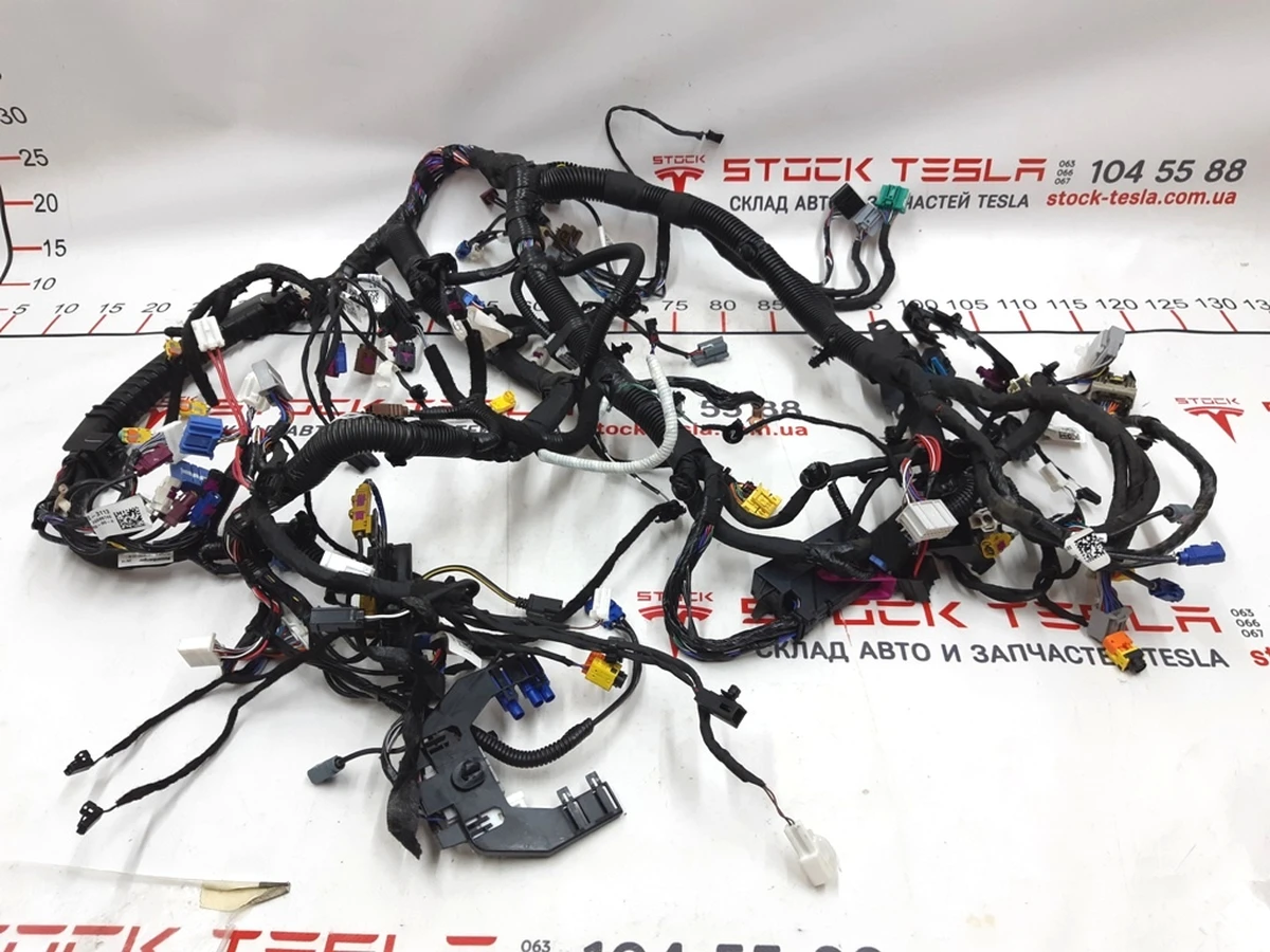 1 Електропроводка інструментальної панелі Info2, PREM AUD (торпедо) Tesla Model X 3082436-02-A