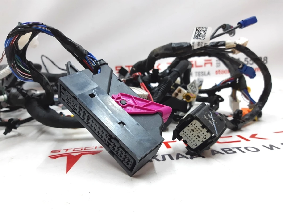 1 Електропроводка інструментальної панелі Info2, PREM AUD (торпедо) Tesla Model X 3082436-02-A