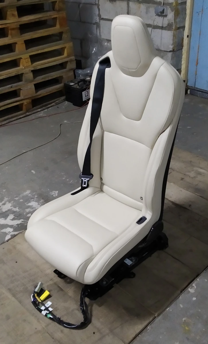 1 Сидіння 2-го ряду праве PUR CRM з мех. перем. (без блоку упр. та подушки безпеки) (без електроприводу нахилу сидіння) Tesla model X 3123608-03-A