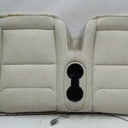 1 Обшивка нижньої частини 3-го ряду сидінь PUR CRM у зборі з каркасом, підсклянником та USB-роз'ємом Tesla model X 3123808-03-A