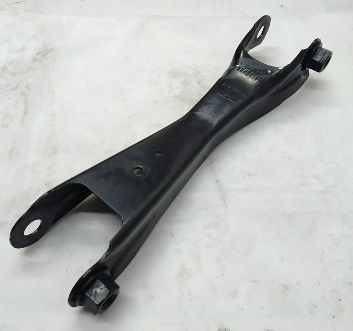 Важіль задній поздовжній / поперечний лівий / правий BMW i3 33306867879