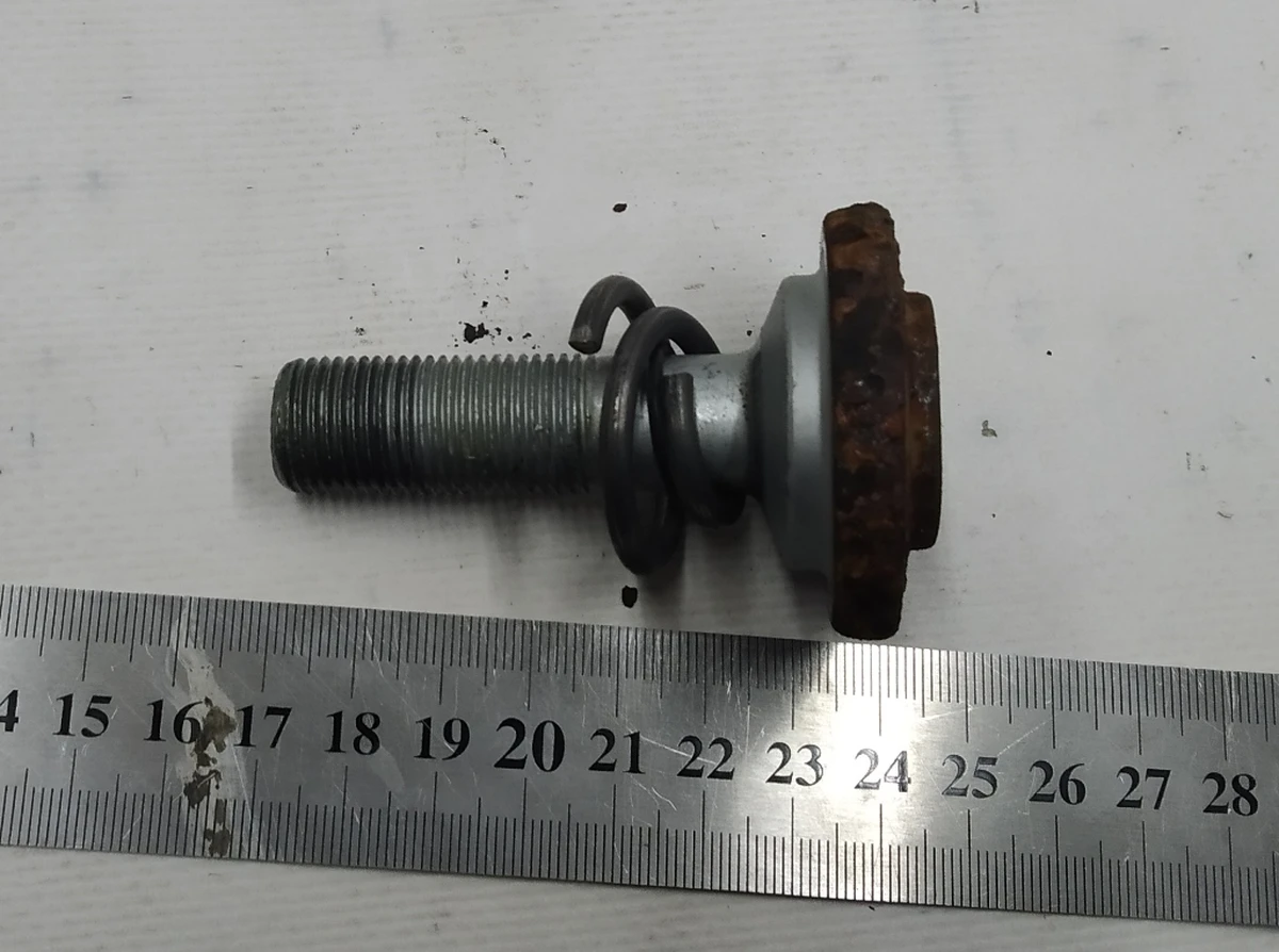 Болт кріплення півосі до маточини (M16X1,5X60-8.8) в зборі з притискною пружиною BMW I3 33406858534