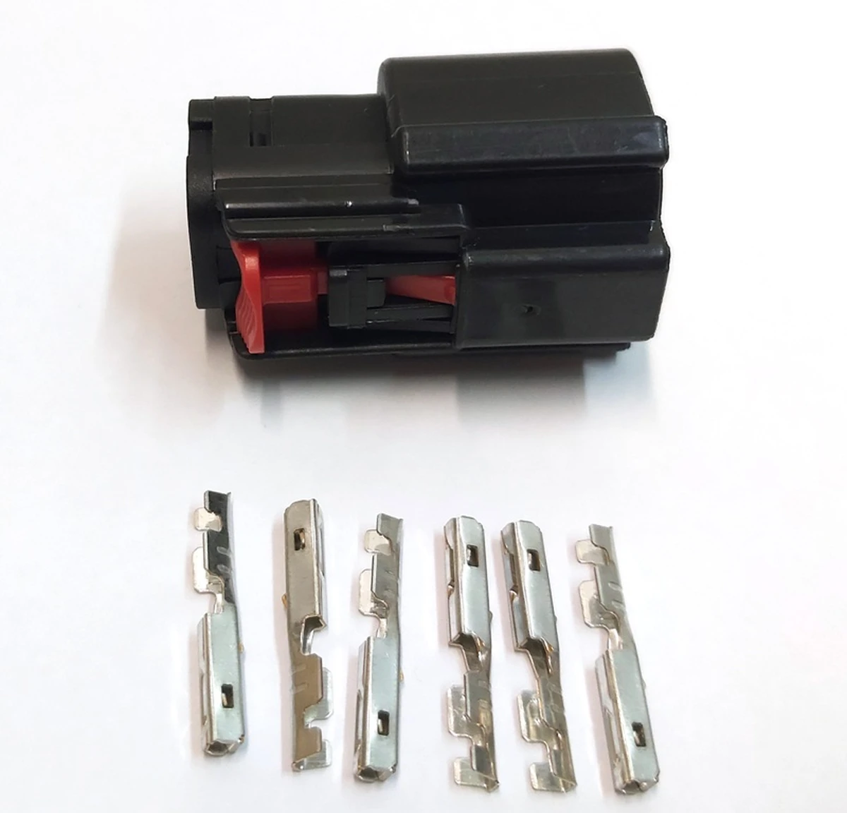 Connector (plug) for fog lights and rear outer lights x261/6pin Tesla Model S, Model S REST 1004420 1004421