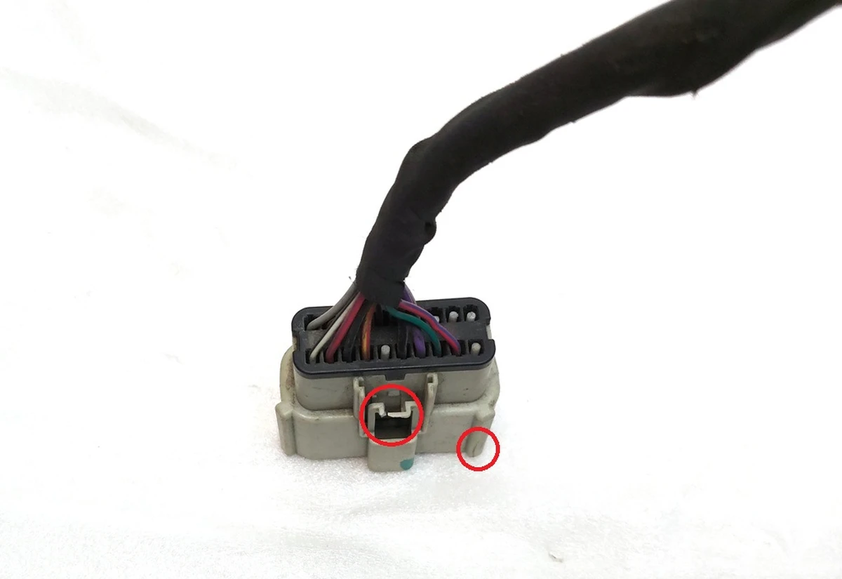Engine compartment wiring connector (20pin) Tesla model S 1037524-00