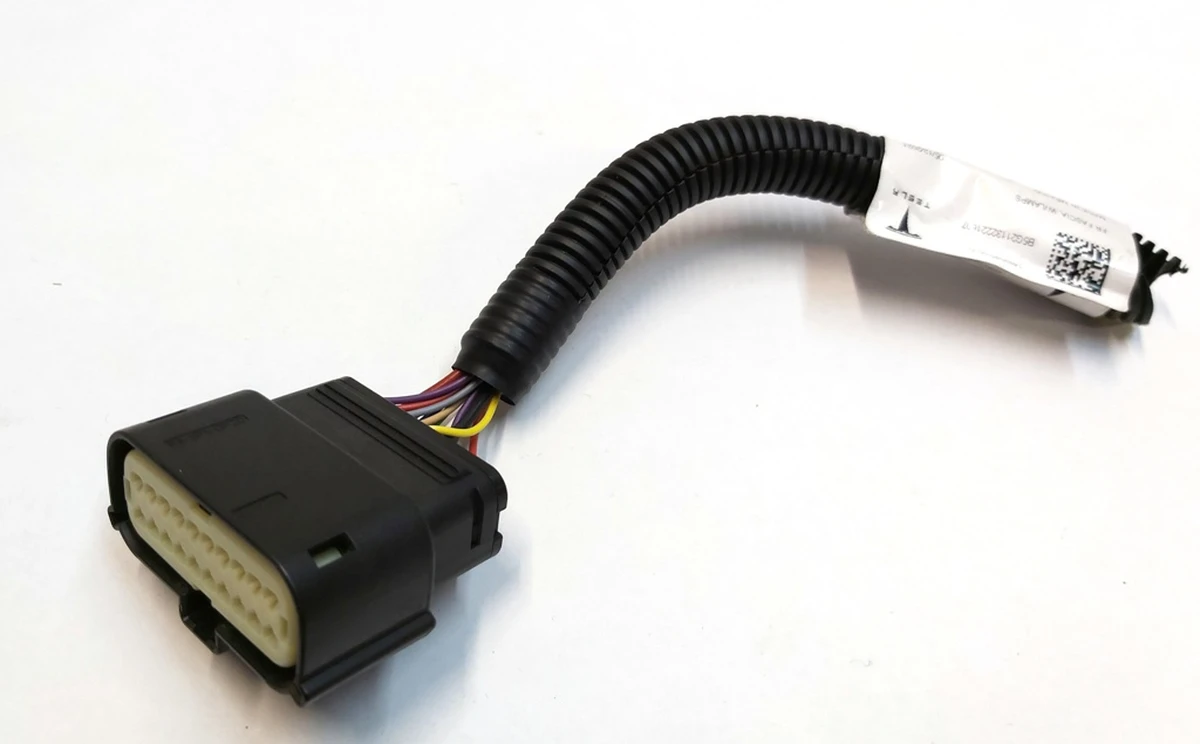 Main wiring connector MOLEX 33472-2007 Tesla model Y 1489045-00-C