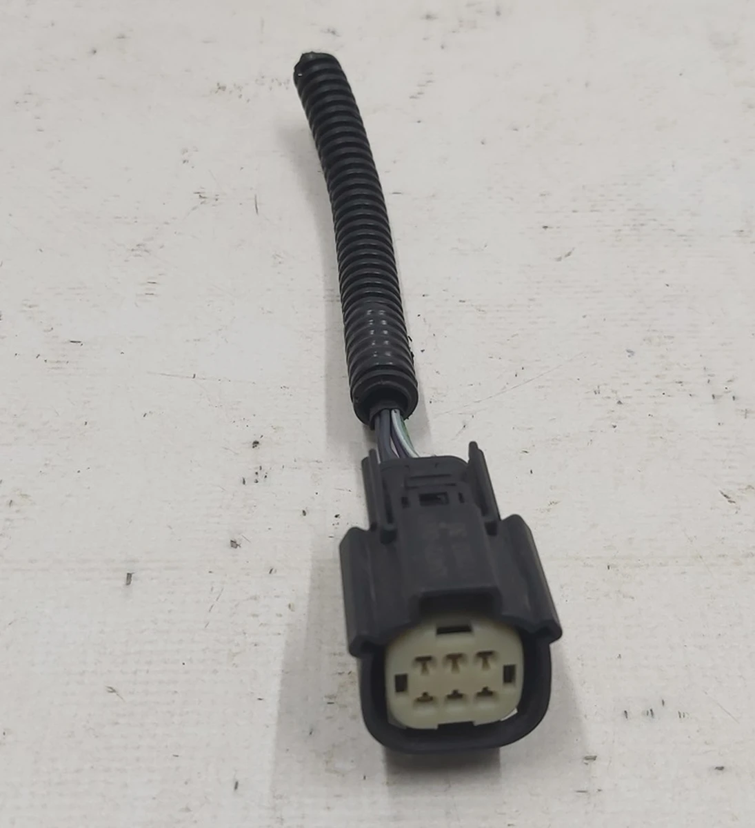 Разъём (фишка) фары противотуманной x261/6pin Tesla model S 1004420