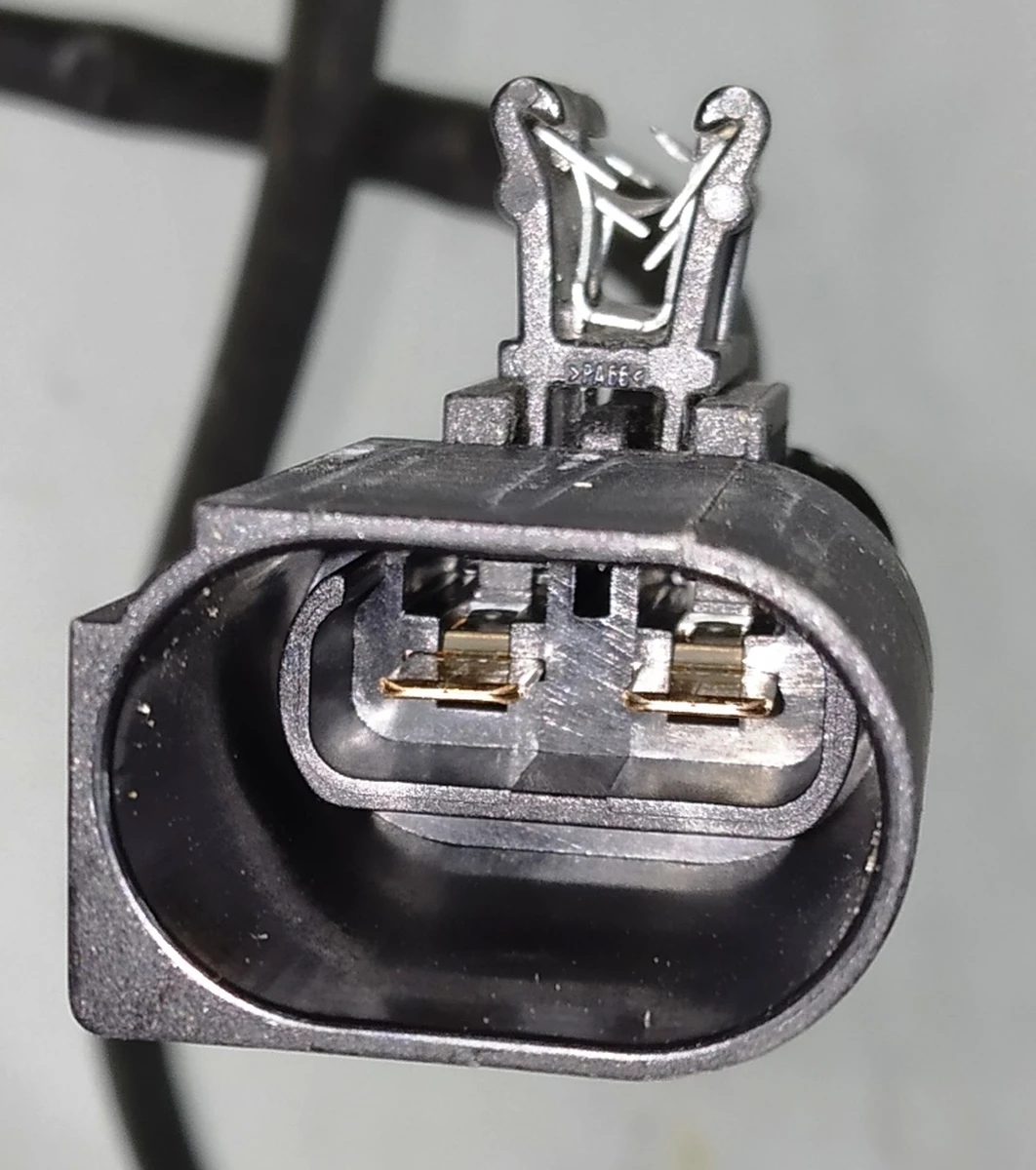 Насос гальмівної системи в зборі з продувальним шлангом BMW i3 34336857405