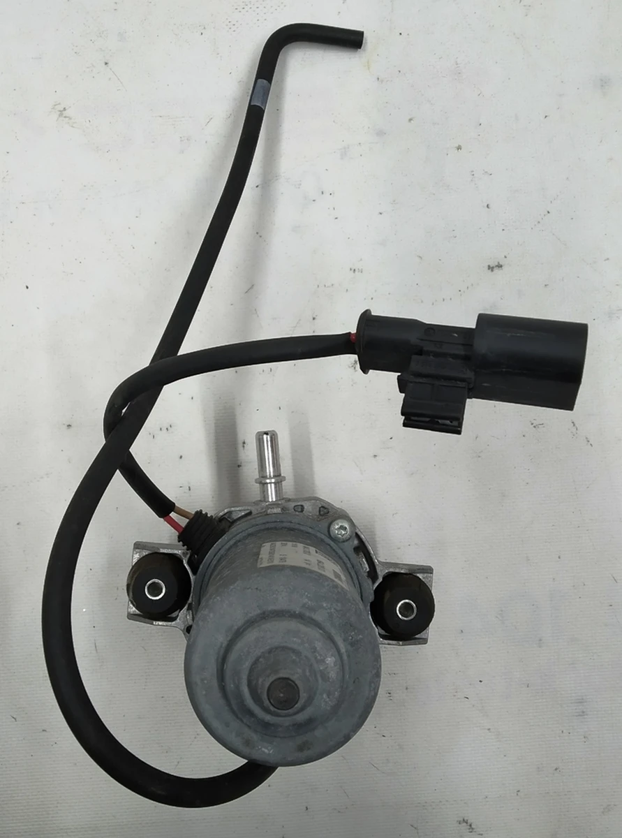 Насос гальмівної системи в зборі з продувальним шлангом BMW i3 34336857405