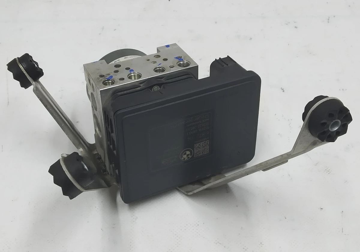 Модуль ABS (RP гідравлічний вузол DSC) в зборі з кронштейном і подушками BMW i3 34516872313