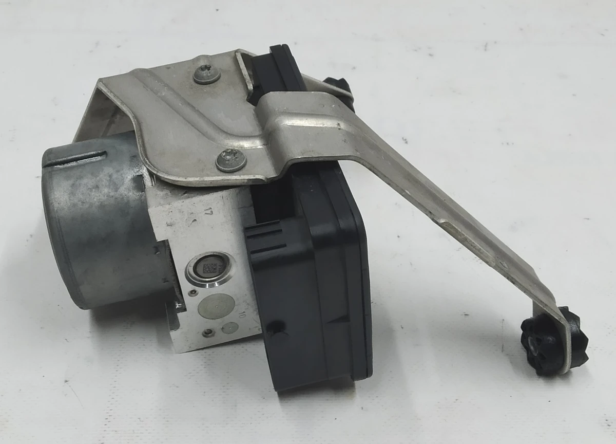 Модуль ABS (RP гідравлічний вузол DSC) в зборі з кронштейном і подушками BMW i3 34516872313