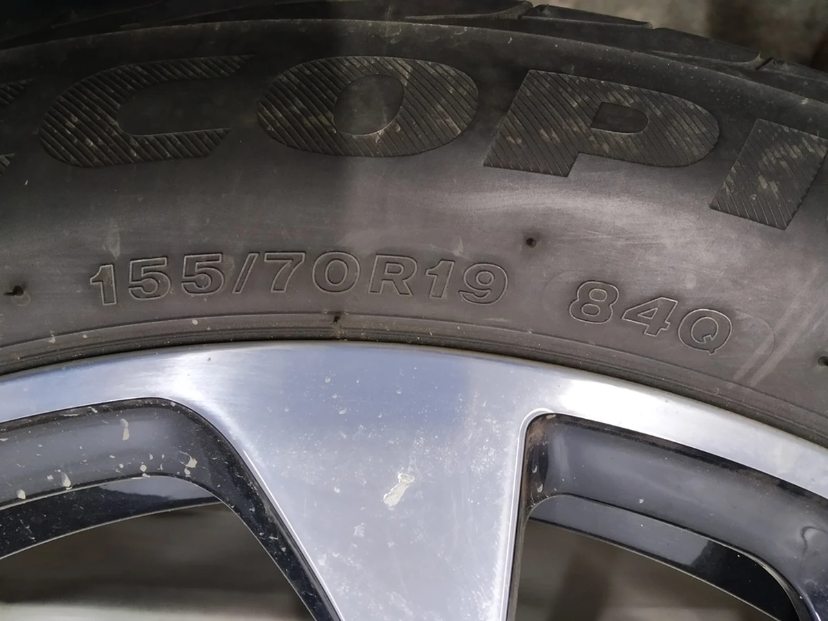 Колесо в сборе(диск,шина,датчик,колпачёк) с повреждением BMW I3 36116852054