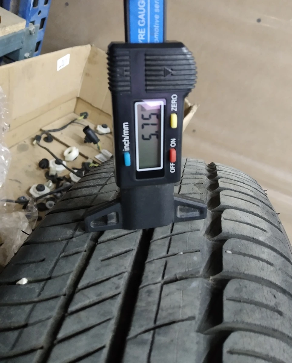 Колесо в сборе(диск,шина,датчик,колпачёк) с повреждением BMW I3 36116852054