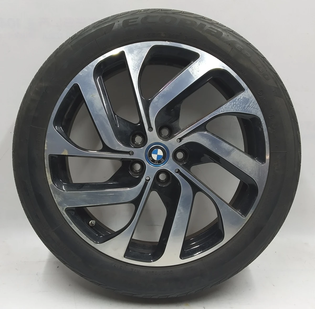 Колесо в сборе(диск,шина,датчик,колпачёк) с повреждением BMW I3 36116852054