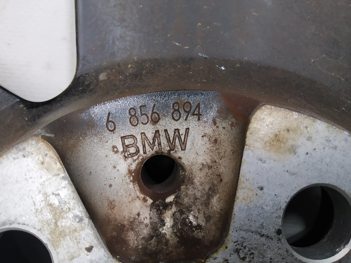 Колесо в сборе(диск,шина,датчик,колпачёк) с повреждением BMW I3 36116852054