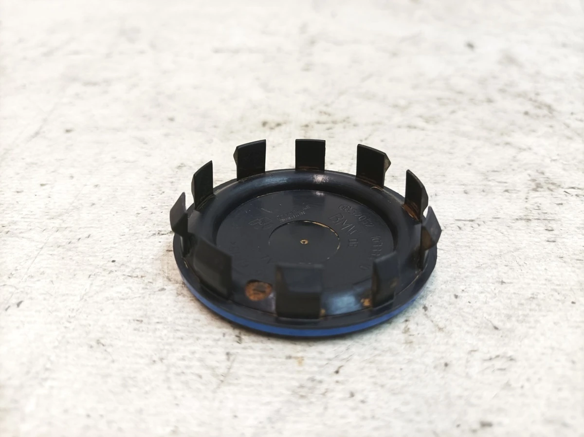 Wheel hub cap with blue ring BMW I3 36136852052