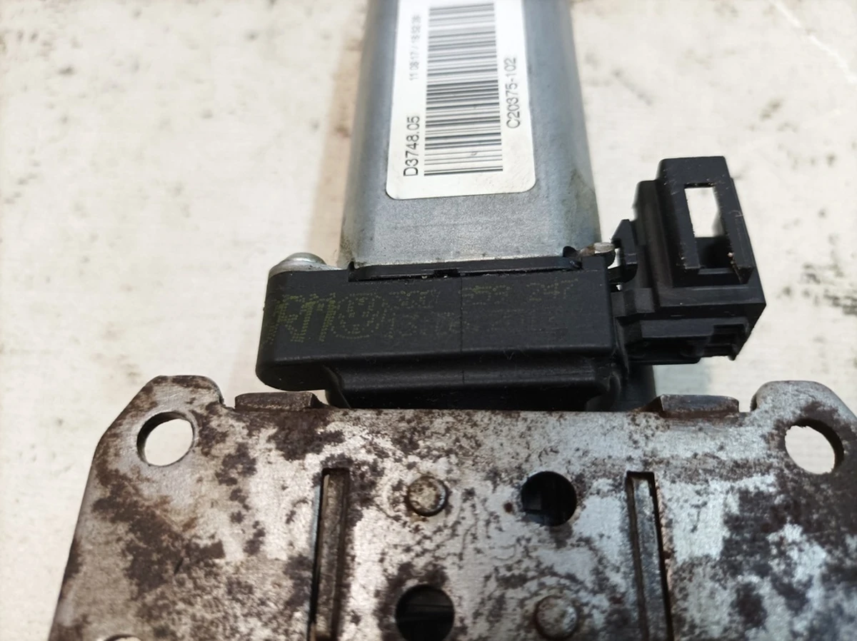 Электродвигатель регулировки наклона сиденья с повреждением Audi Q7 3Q0959247