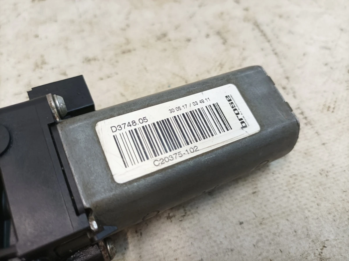 Электродвигатель регулулировки спинки сиденья переднего левого с повреждением Audi Q7 8S7959761A