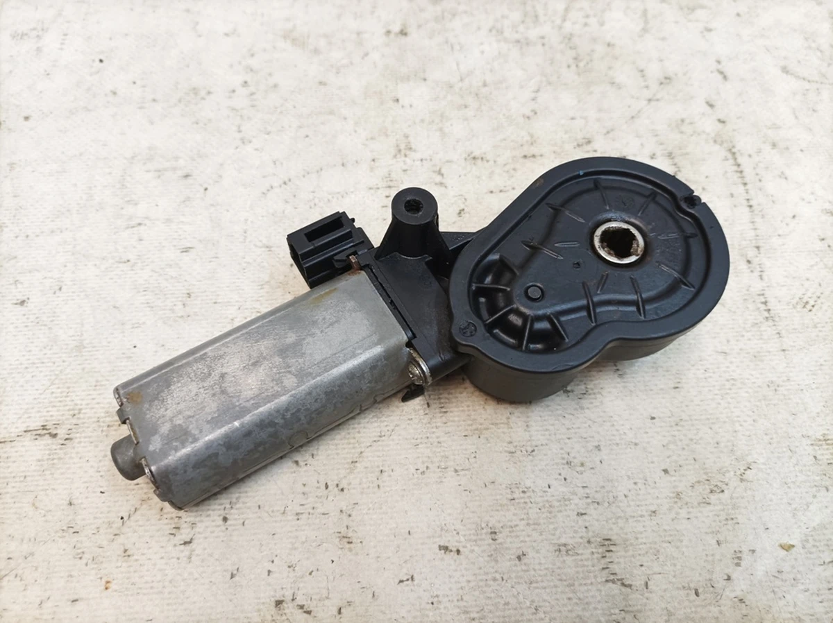 Seat back adjustment motor, front left, damaged Audi Q7 8S7959761A