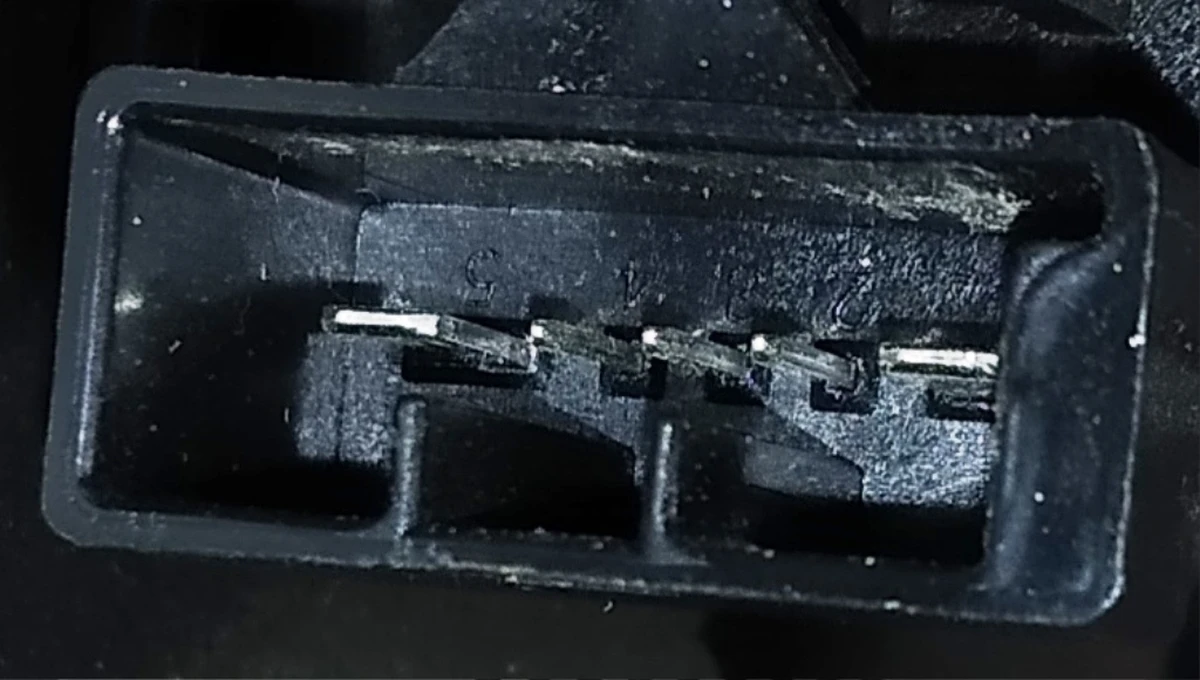 2 Электродвигатель стеклоподъемника переднего правого INTEVA с кронштейном Tesla model 3 1096621-99-H