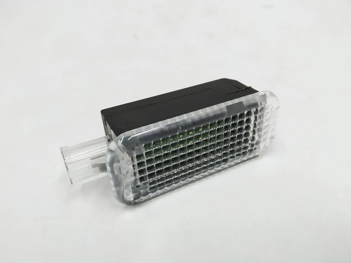 Ліхтар світлодіодний Audi E-tron 4E0947415