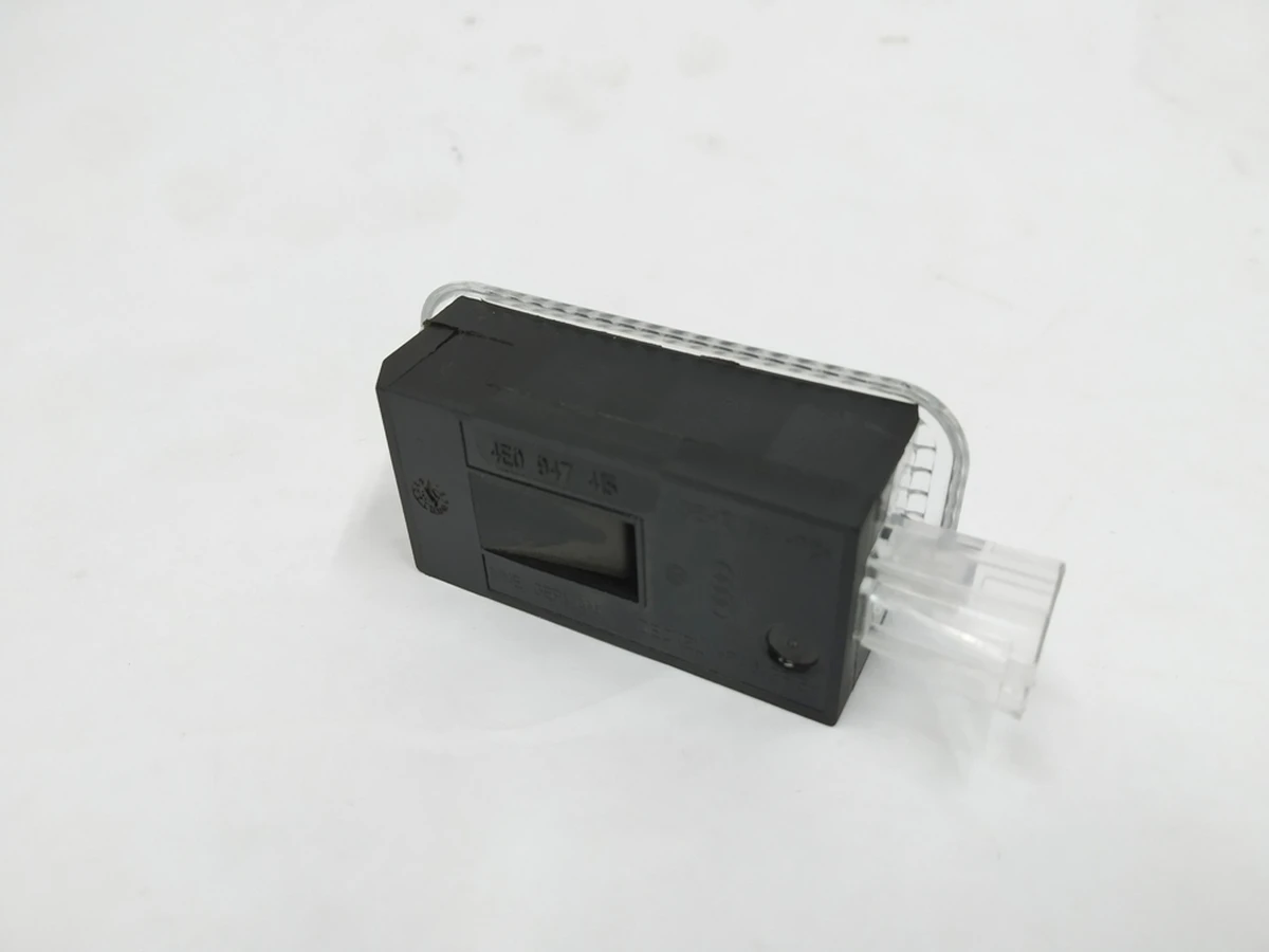 Ліхтар світлодіодний Audi E-tron 4E0947415