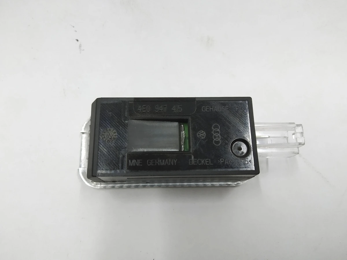 Ліхтар світлодіодний Audi E-tron 4E0947415