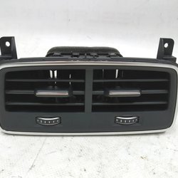 Дефлектор центральної консолі обдування пасажирів 2-го ряду Audi E-tron 4K0819203C