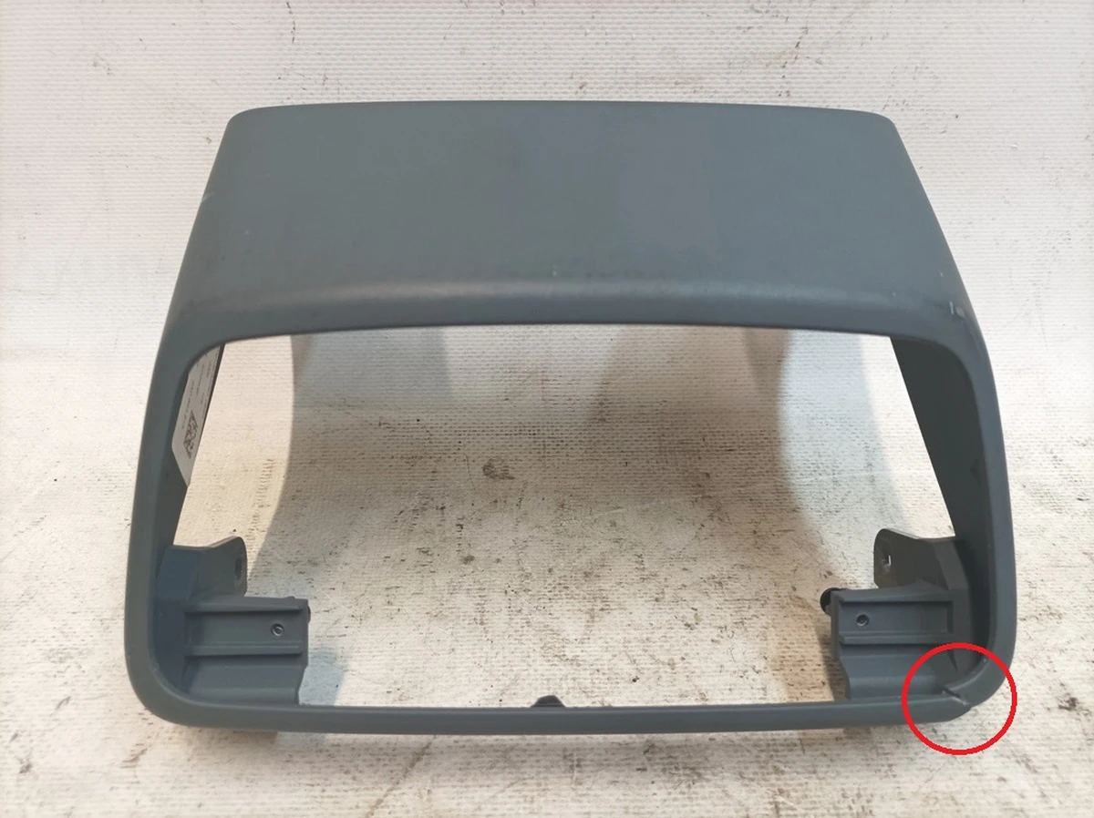 Накладка центральної консолі задня верхня ML1 junipergrau з пошкодженням Audi A7 4K0863915