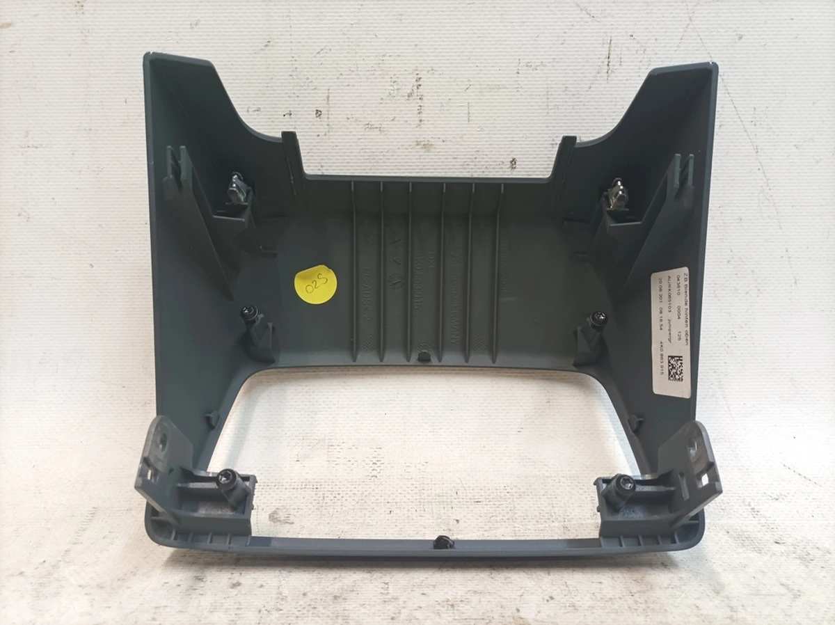 Накладка центральної консолі задня верхня ML1 junipergrau з пошкодженням Audi A7 4K0863915