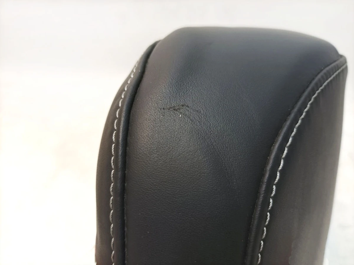 Підголовник другого ряду з оббивкою SLI лівий правий з дрібними пошкодженнями Audi E-tron 4K0885901